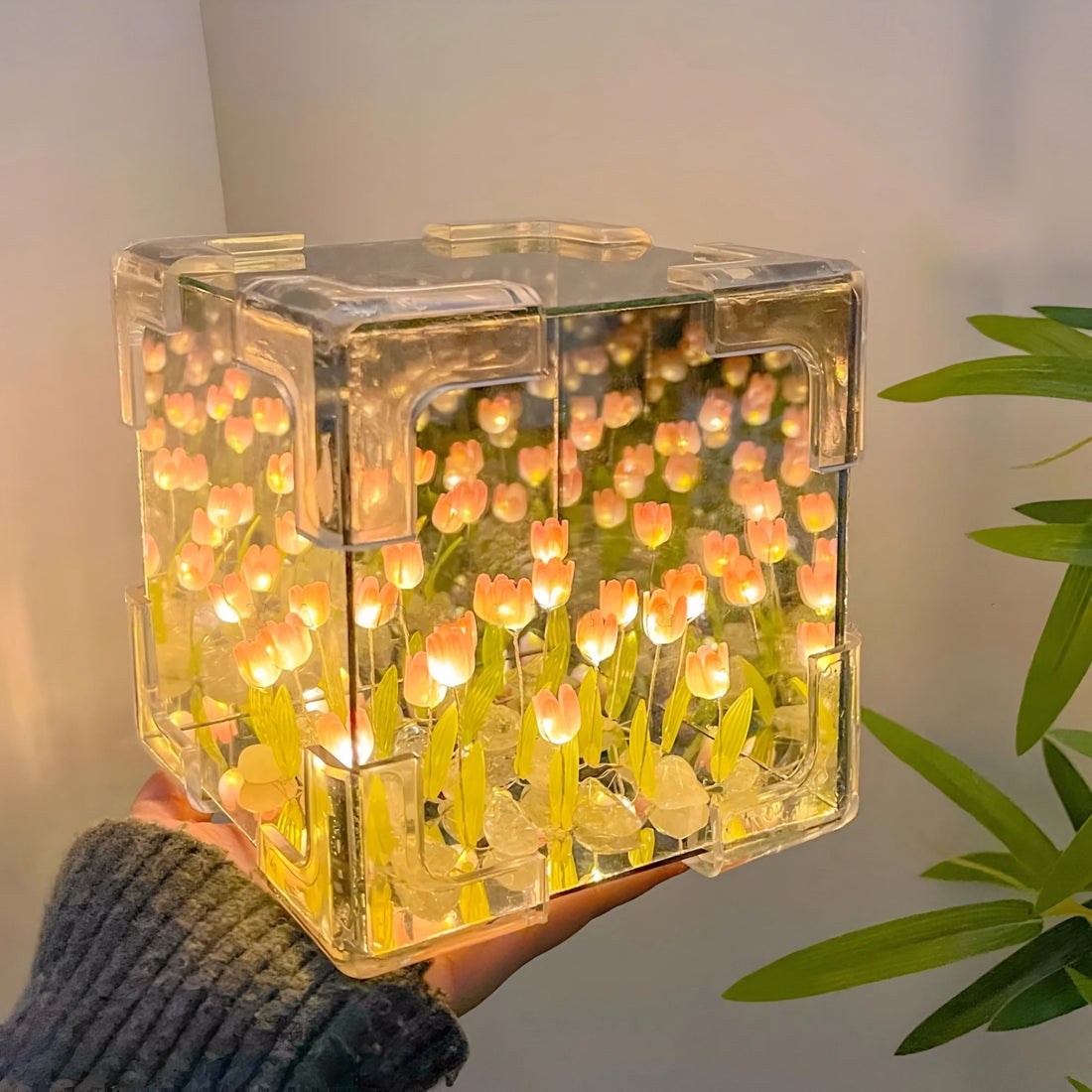 GardenLamp⢠- Let the blossoms of light shine in your home 0